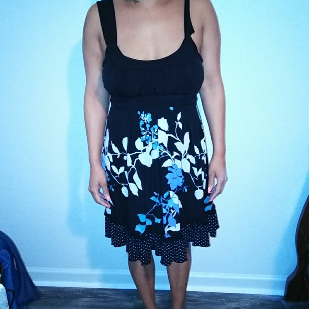 Dress - Picture 4 of 4